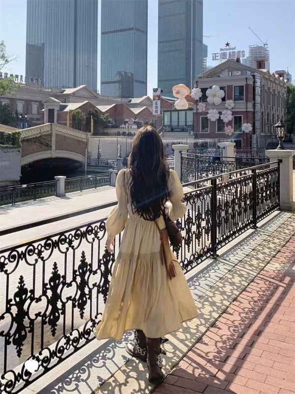 Set costum PVC pentru femei, fustă mini cu mâneci lungi, toamnă 2025, stil Hepburn – soră regală