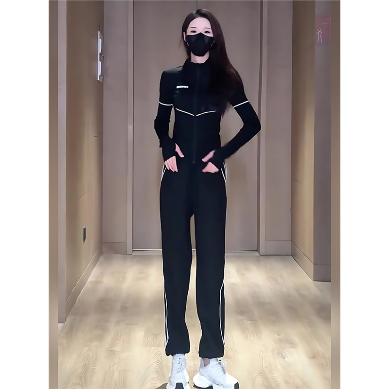 Set sportiv feminin pentru alergare și yoga - Slim Fit - poliester - primăvara 2025 - stil coreean