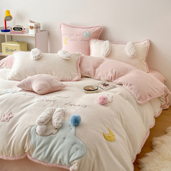 Set de lenjerie de pat din velur de lapte, cu model cartoon, patru piese, pentru căldură de iarnă și confort pentru piele