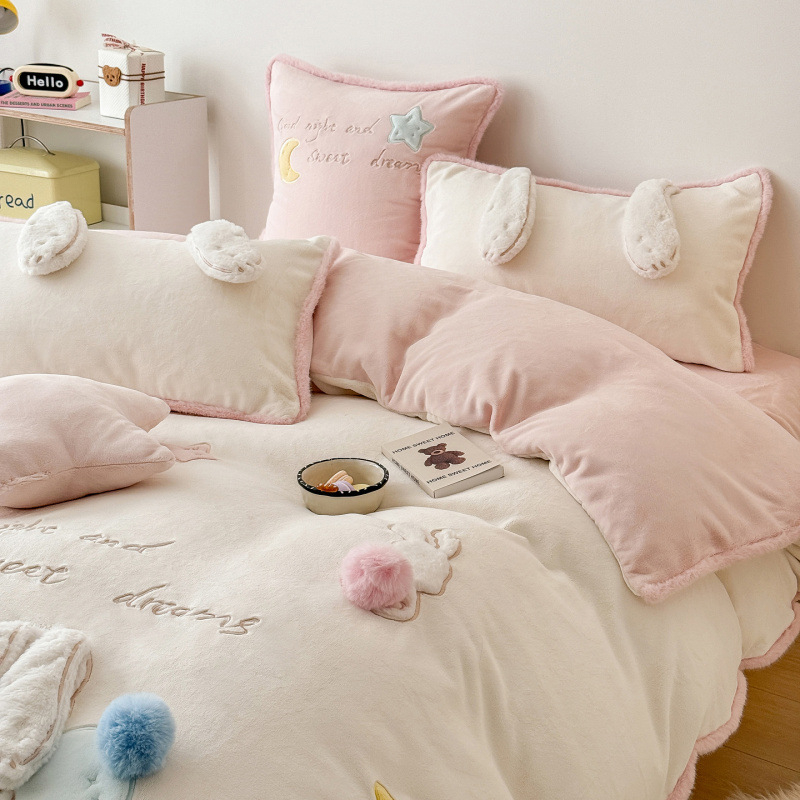 Set de lenjerie de pat din velur de lapte, cu model cartoon, patru piese, pentru căldură de iarnă și confort pentru piele
