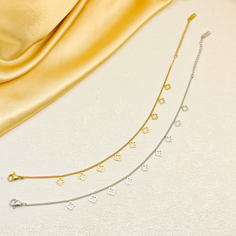 Brățară de gleznă feminină cu ciucuri și trifoi cu patru foi gol - oțel titan