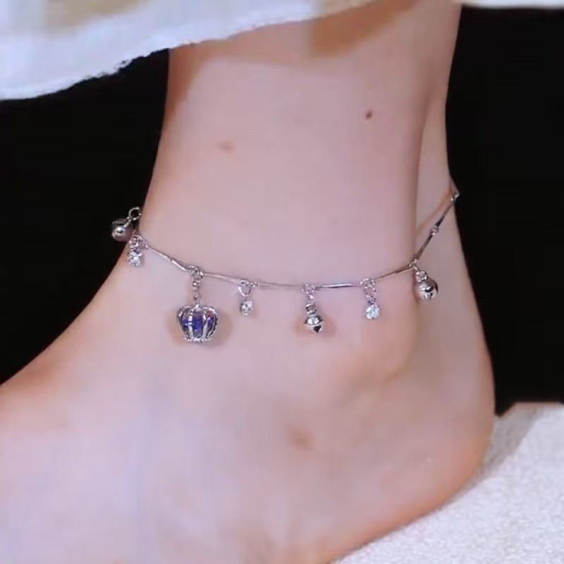 Brățară de gleznă cu pandantiv coroană și clopot – unisex, din cupru, încrustată cu pietre artificiale