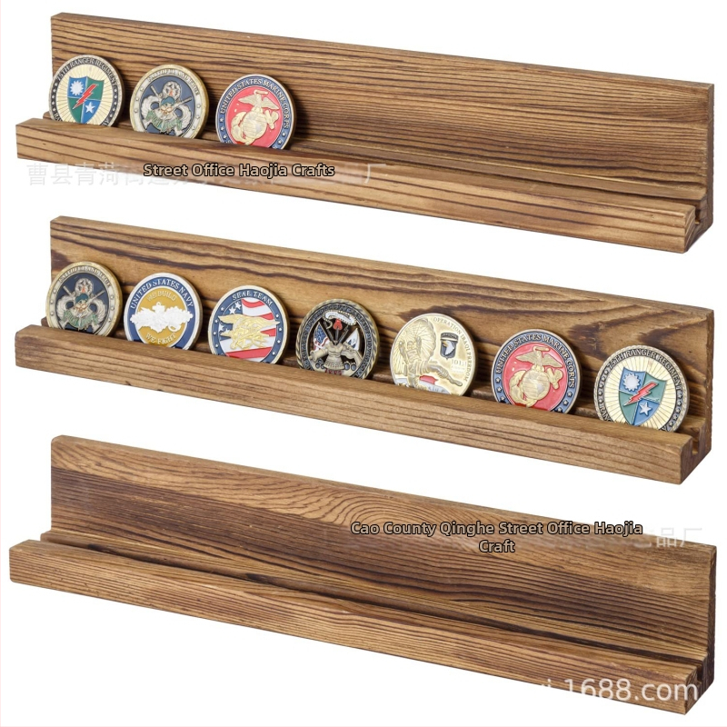 Drevená nástenná polica na pamätné mince, jednovrstvá, viacúčelová, moderný minimalistický štýl.