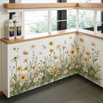 Стикер за стена – Daisy растение с пеперуди, водоустойчив PVC, 1 бр., плосък дизайн, подходящ за дневна или спалня