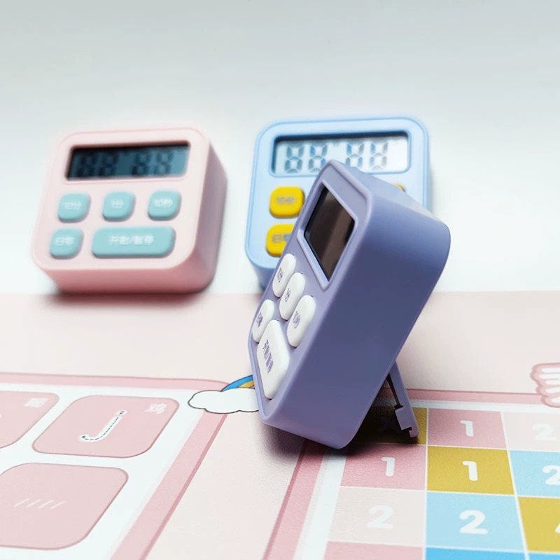 Учебен таймер-секундомер за ученици – цифров дисплей, правоъгълен пластмасов корпус, батерийно захранване