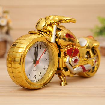 PF168C Златен мотоциклет будилник - модерен и креативен, аналогов дисплей, батерийно захранване, движение със скокове на секундите, пластмасов корпус и пластмасов циферблат