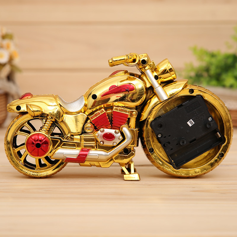 PF168C Златен мотоциклет будилник - модерен и креативен, аналогов дисплей, батерийно захранване, движение със скокове на секундите, пластмасов корпус и пластмасов циферблат