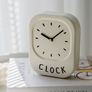 Настолен часовник с махало, кремав минималистичен дизайн, батерийно захранване, пластмасов корпус, метален циферблат (батерийно захранване, пластмасов корпус, метален циферблат, Механизъм: Друг)