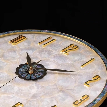 Стилен стенен часовник, модерно минималистичен кръгъл дизайн, механично движение, захранване с батерии, циферблат от черупка