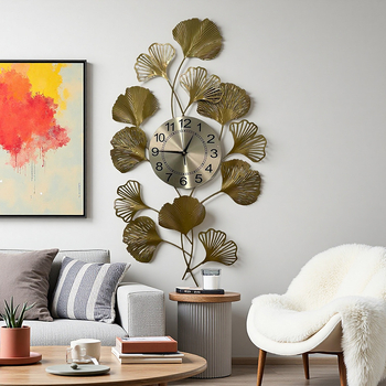 Стенно часовник с дизайн на лист гинко, модерен минимализъм, правоъгълна метална лицева част, батерийно захранване и електронно движение