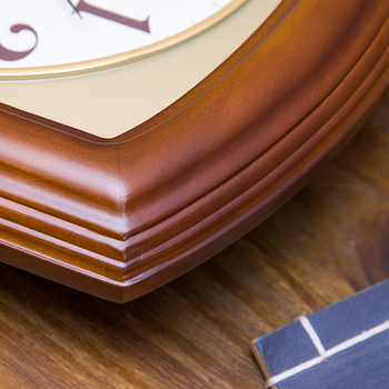 Стенно часовник JZB-GT9515-1, дървен корпус, метален циферблат, батерийно захранване, движение с плавен ход