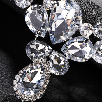 Телесна верига с кристали във формата на цвете – бельо (Зима 2024)