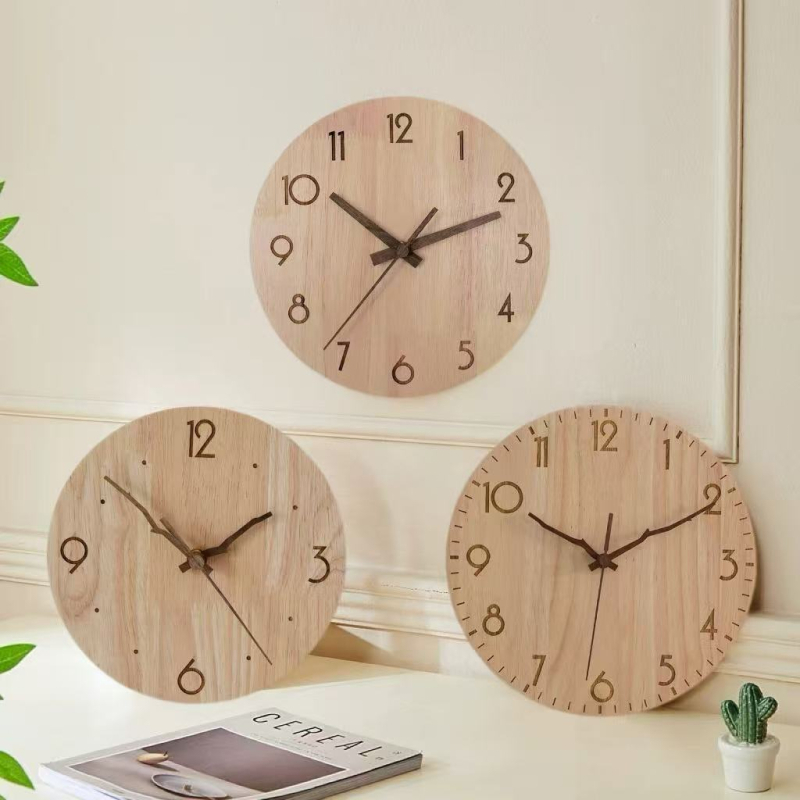 Стилен скандинавски дървен модерен стенен часовник за дневна и трапезария, безшумен декоративен дизайн, метална кутия, циферблат от смола и метал, батерийно захранване, механичен двигател