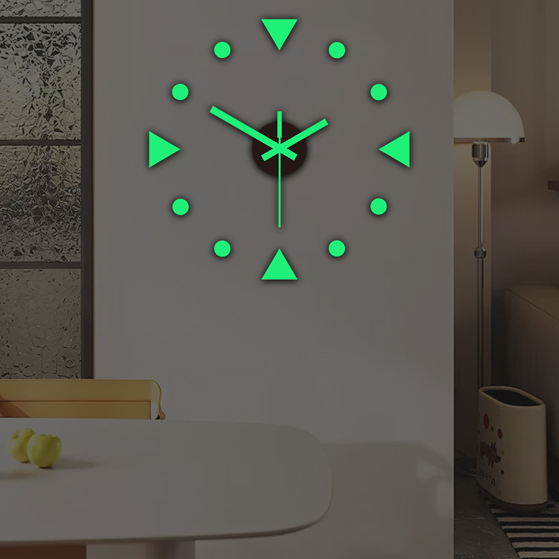 Стилен стенен часовник за дома – кръгъл, тих ход, аналогов с цифри, пластмасов корпус, батерийно захранване