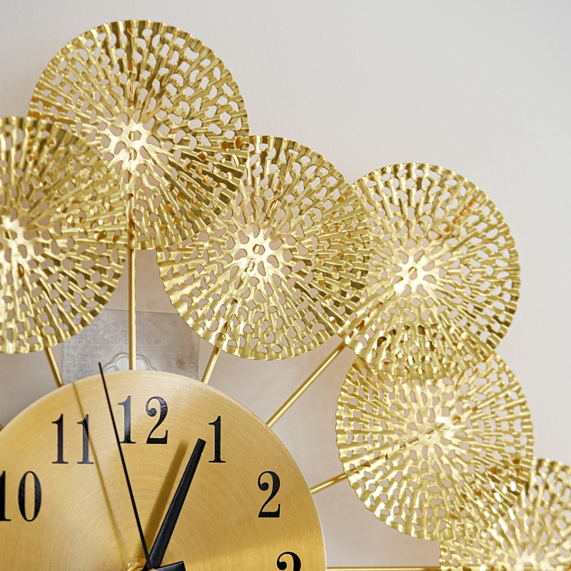 Стенен часовник с кварцов механизъм, батерийно захранване, железен арт корпус, метален циферблат, показалка