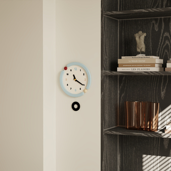 Стенен часовник (Нордичен минималистичен дизайн; тих кварцов механизъм; захранване от батерия; циферблат: масивно дърво + кожа)