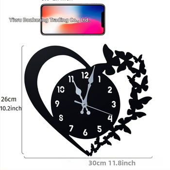 Стенен часовник със сърцевидна форма и черна пеперуда, акрил, модерен дизайн, сканиращи секунди
