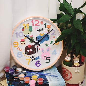 Стенно часовник – кръгъл пластмасов циферблат, батерийно захранване, електронно движение 8878W, показване с ръце и цифри, печат на лого