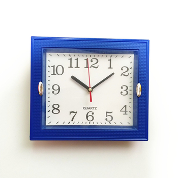 Štvorcové nástenné hodiny, batériové napájanie, kvartsový pohon s krokovým pohybom sekúnd, možnosť potlače loga