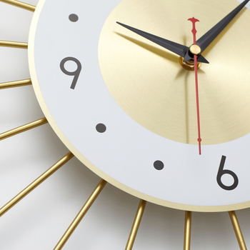 Стенно часовник, кръгъл метален циферблат, кварцов механизъм с плавен ход, батерийно захранване, модел GZ0010