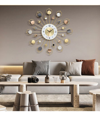 Стенно часовник, кръгъл метален циферблат, кварцов механизъм с плавен ход, батерийно захранване, модел GZ0010