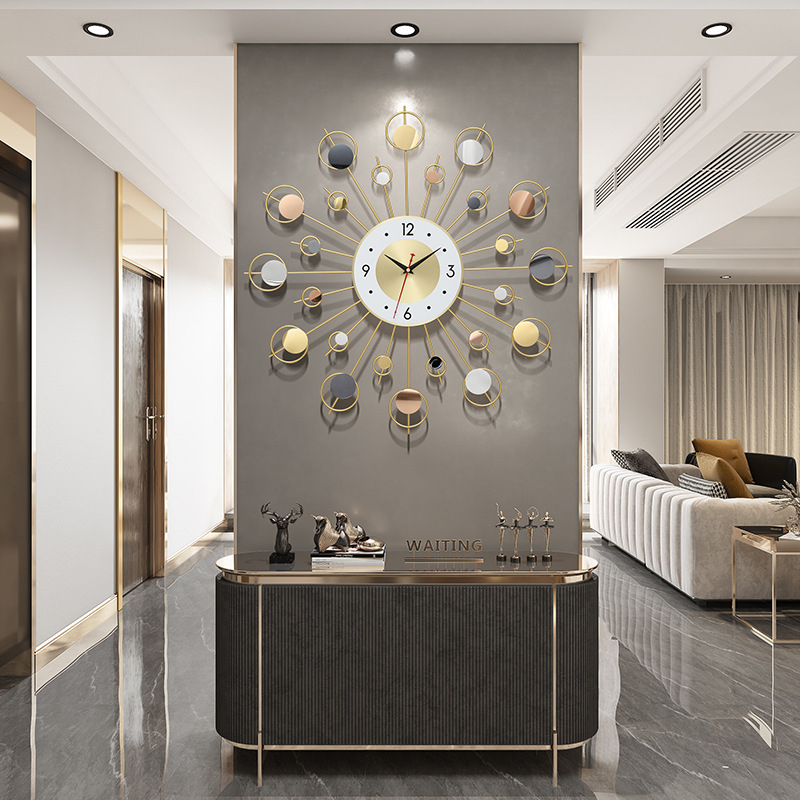 Стенно часовник, кръгъл метален циферблат, кварцов механизъм с плавен ход, батерийно захранване, модел GZ0010