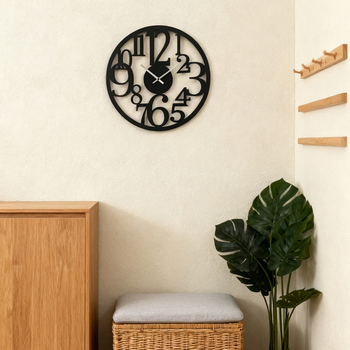 Стилен стенен часовник в скандинавски стил с изрязани цифри, кръгъл метален циферблат, кварцов механизъм, захранван от батерии