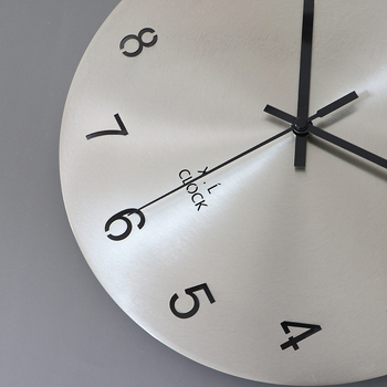 Кръгъл стенен часовник от неръждаема стомана — батерийно захранване, движение с плавен ход на секундата, механизъм Overlord, метален корпус, подходящ за всекидневна, спалня, кабинет, ресторант и антре