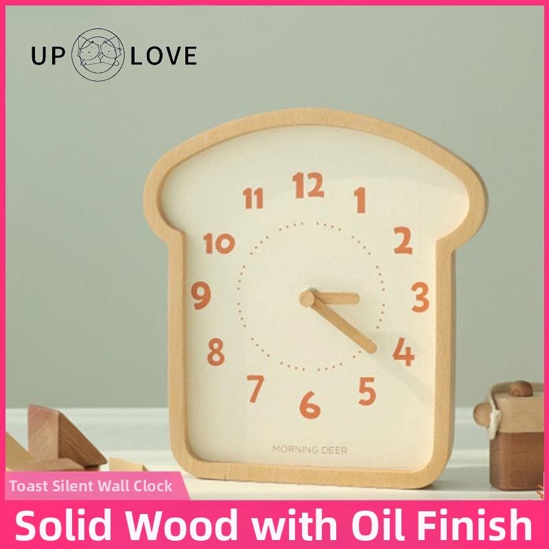 Дървен стенен часовник с покривообразен дизайн, механичен ход, батерийно захранване, пластмасов циферблат; подходящ за дневна, спалня и кабинет.
