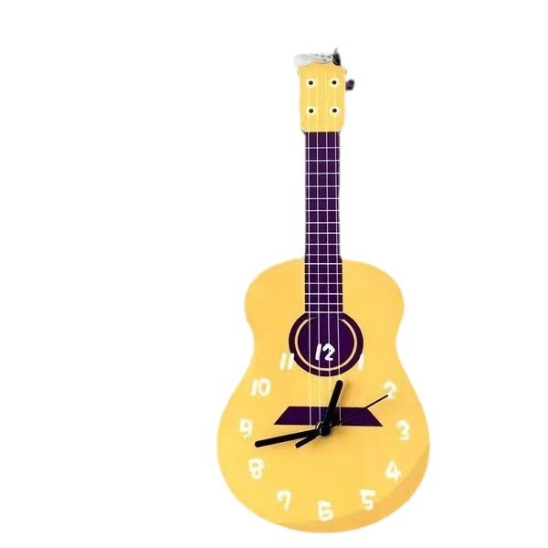 Настен часовник с карикатурна китарна форма — дървен корпус, батерийно захранване, плавно движение на секундата, едностранен, модерен стил