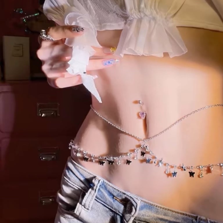 Тазова метална верига, стил All-match, марка YIWEI STUDIO, лято 2024.