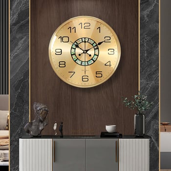 Стенно часовник, модерен кръгъл дизайн, кварцов ход със плавно движение, метален циферблат, пластмасов корпус, захранван от батерия