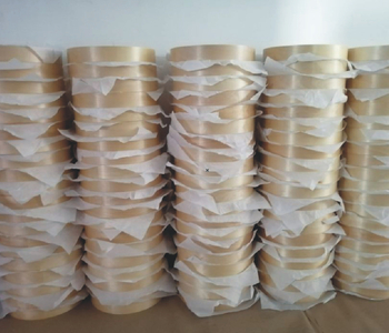 Masívne drevené nástenné hodiny, moderný nordický kruhový dizajn s lístkovými ručičkami, quartz pohyb, model 21888 (batériové napájanie)