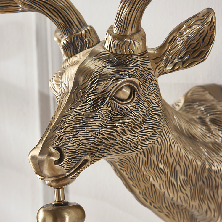 Стенен часовник, двустранен, дизайн глава на елен, метален корпус, Overlord електронно движение, батерийно захранване