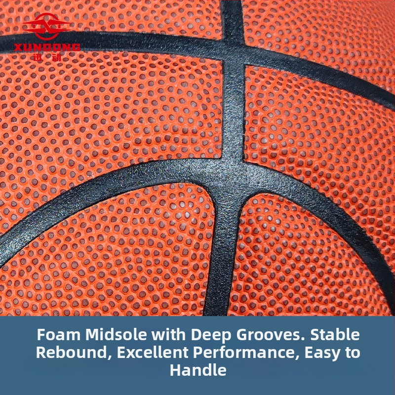 Vonkajšia lopta z mikrovlákna – odolná voči opotrebeniu, protišmyková, odvádza vlhkosť; potlač loga; prispôsobenie.