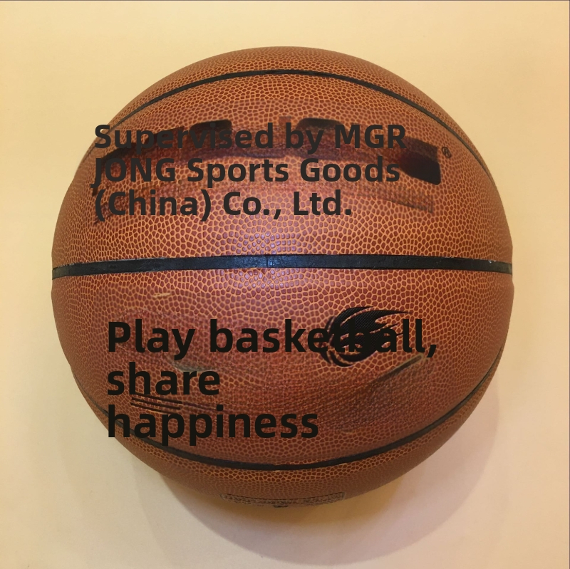 Odolná basketbalová lopta z PVC, vhodná do interiéru aj exteriéru, na tréningy na betónovej podlahe