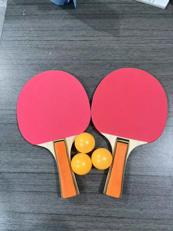 Set de tenis de masă pentru începători — include 2 rachete și 3 mingi, priză Shakehand, lamă din plop, gumă lipită, potrivit pentru tenis de masă și badminton