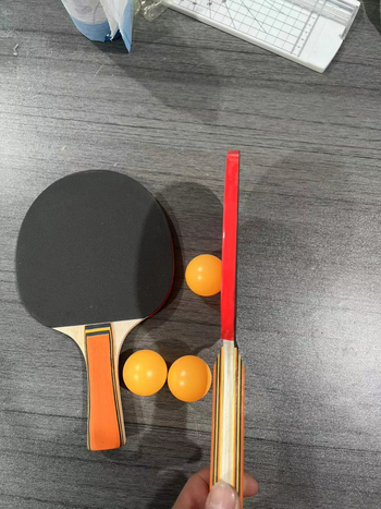 Set de tenis de masă pentru începători — include 2 rachete și 3 mingi, priză Shakehand, lamă din plop, gumă lipită, potrivit pentru tenis de masă și badminton
