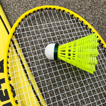 Бадминтон ракета комплект с 2 ракети и 3 топки, рамка феросплав, тегло 75–79 g, дръжка G4, тип ракетки: прав вал