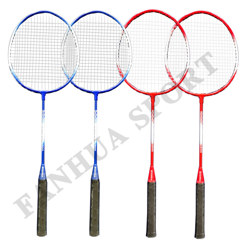 Комплект за бадминтон с мрежа – преносим за открито семейно забавление. За любители и юноши. Рамка: феросплав; Корди: нейлон; Тегло 95–100 g; Дръжка: G2; Тип ракета: прав удар