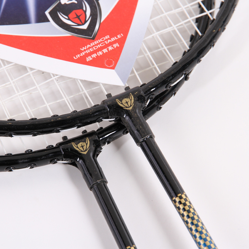 Armor Бадминтон ракета с феросплавна рамка; тегло 90–94 g; дръжка G2; хоризонтален удар; персонализирано лого