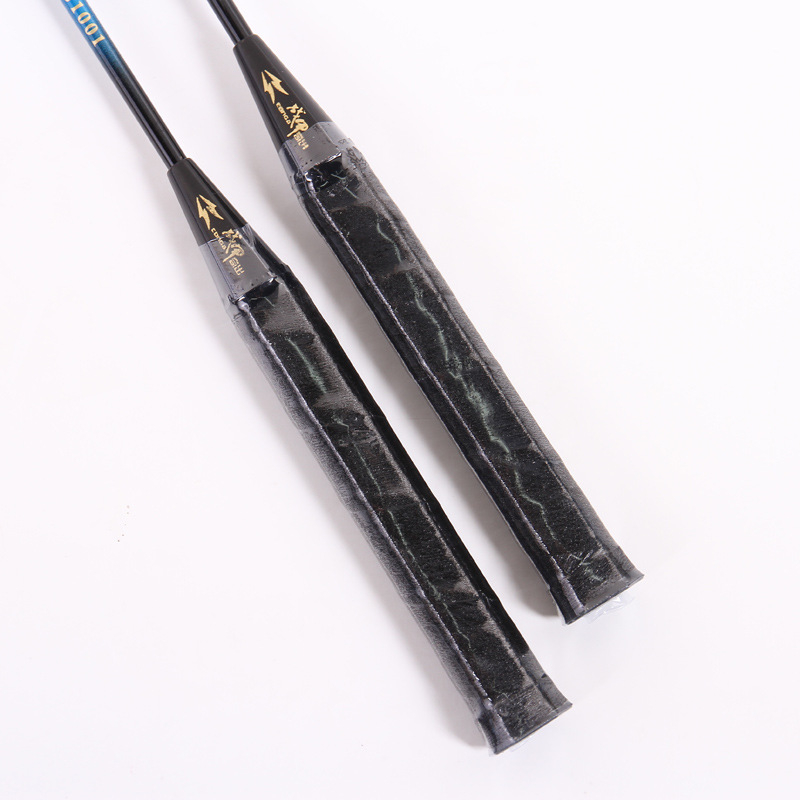 Armor Бадминтон ракета с феросплавна рамка; тегло 90–94 g; дръжка G2; хоризонтален удар; персонализирано лого