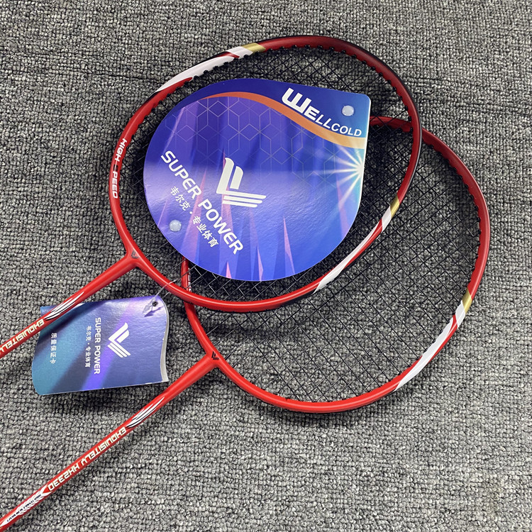 Rachetă de badminton cu cadru din aluminiu, coarda din nylon, greutate 95–100 g, grosimea mânerului G5, tip lovire: lovire orizontală