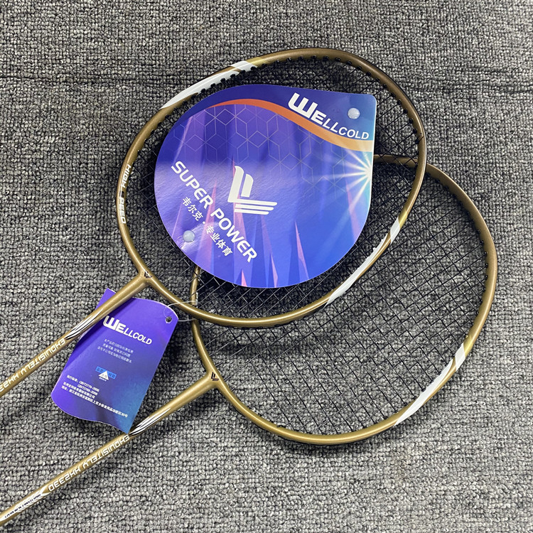 Rachetă de badminton cu cadru din aluminiu, coarda din nylon, greutate 95–100 g, grosimea mânerului G5, tip lovire: lovire orizontală