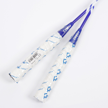 Комплект от две ракетки за бадминтон — алуминиева рамка, тегло 90–94 g, ръкохватка G2, хоризонтален удар, за средно и напреднали играчи