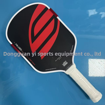 Heng yi pickleball raketa s karbónovým vláknom Toray T700, EVA vyplnený termoformovaný 16 mm jadro, rukoväť s koženým zakončením; hmotnosť 225 g ±5 g