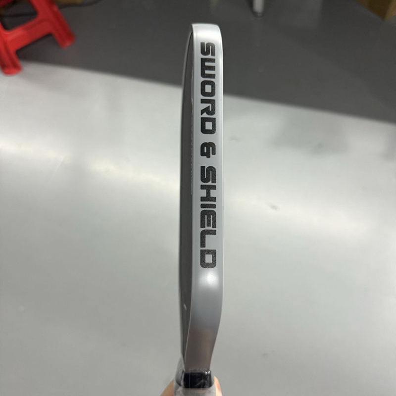 Пикълбол ракета с foam-core, горещопресована, 225 g, Toray T700 карбон, Heng Yi, дръжка от естествена кожа, 16 мм EVA пяна вътрешно ядро