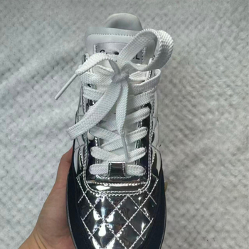 Belando unisex treniruojamų batų su split oda viršutine dalimi, anti-slip gumine padas, natūrali oda įdėklas ir avies vilnos pamušalas; priekinis raišteliai