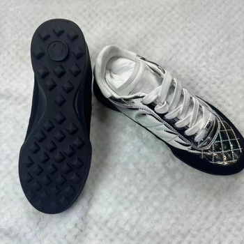 Belando unisex treniruojamų batų su split oda viršutine dalimi, anti-slip gumine padas, natūrali oda įdėklas ir avies vilnos pamušalas; priekinis raišteliai