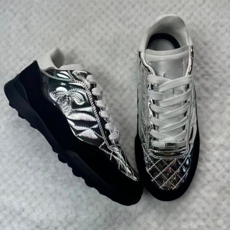 Belando unisex treniruojamų batų su split oda viršutine dalimi, anti-slip gumine padas, natūrali oda įdėklas ir avies vilnos pamušalas; priekinis raišteliai